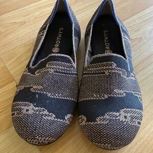Rothy's Women's Black and Tan Patterned Loafers